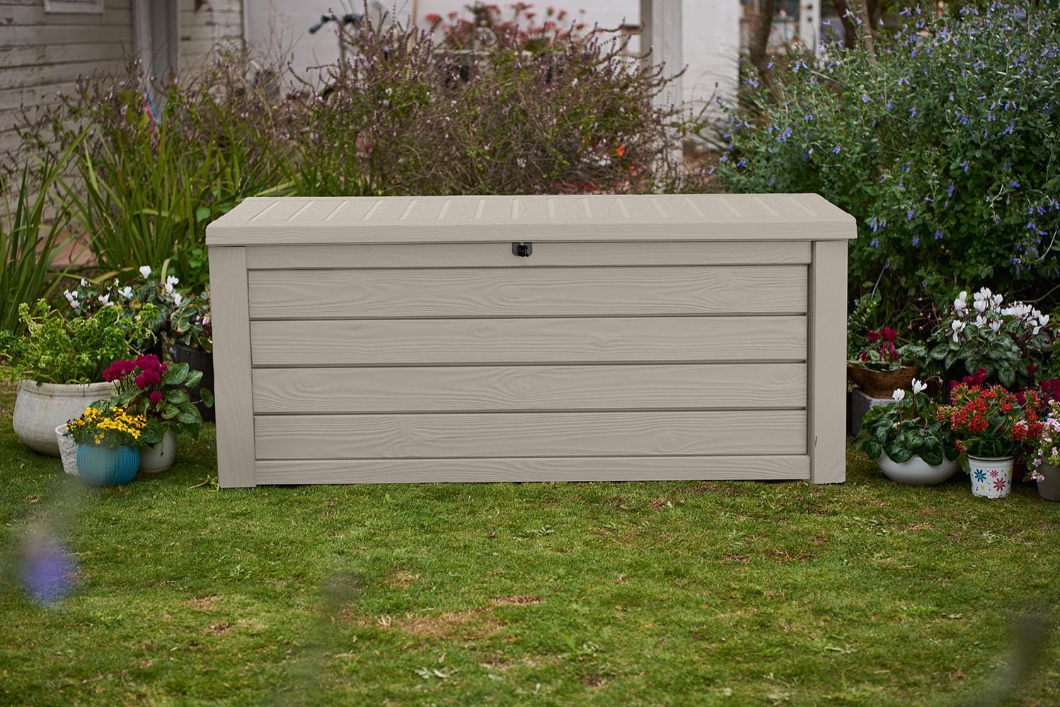 Keter Westwood 150 Gallon Deck Box Organizer, Doubles as 2 - Person Bench Seat, Brown – Large Resin Outdoor Storage and Seating with Lockable Lid for Garden, Pool, and Patio - Outdoor Boys outdoorboys
